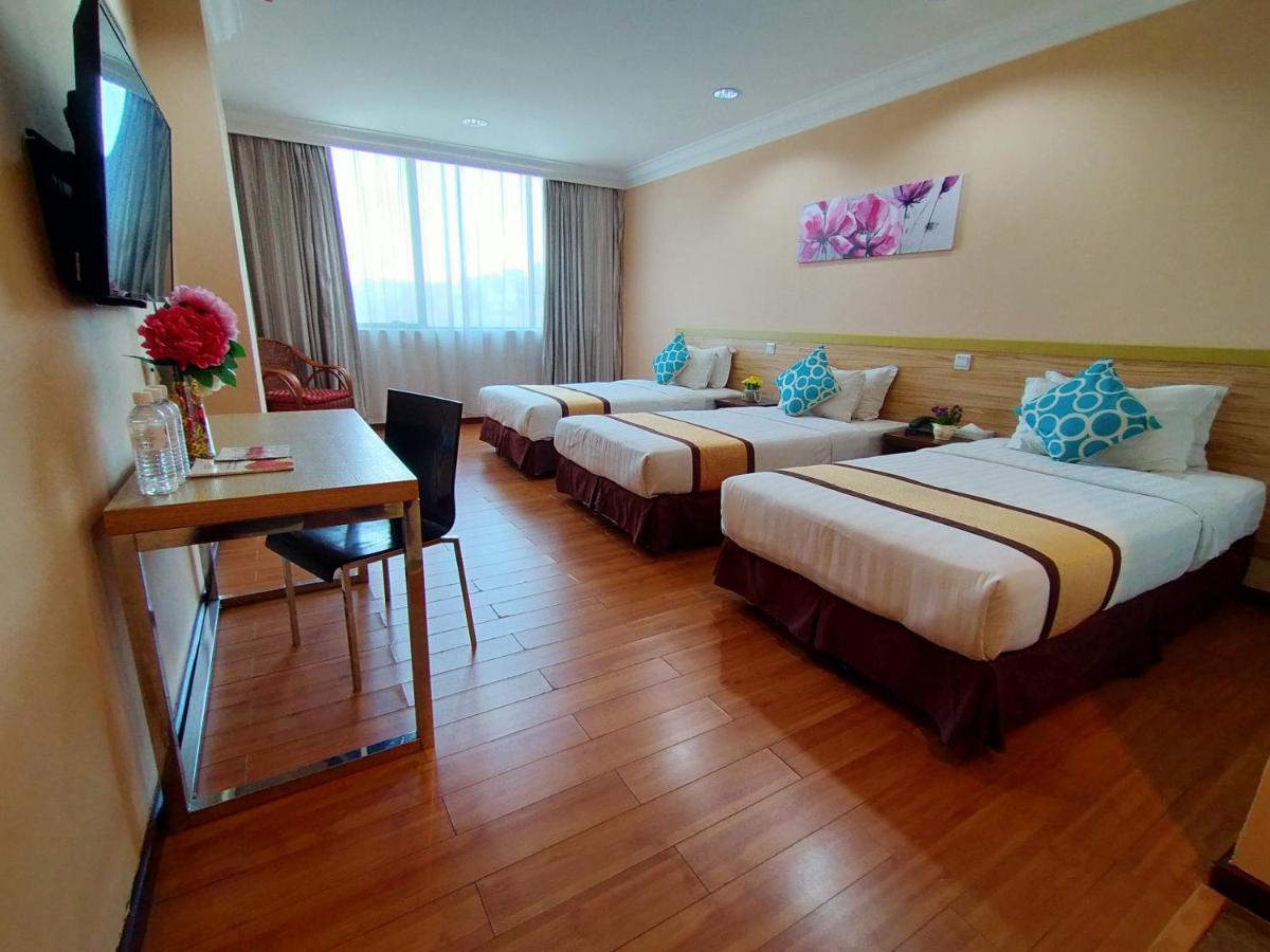Td Plaza Hotel Kota Kinabalu Ngoại thất bức ảnh